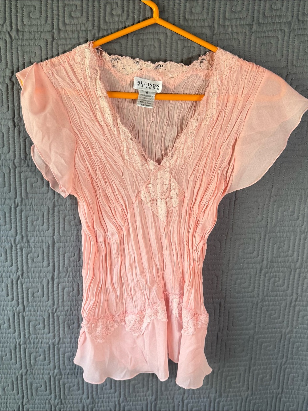 Allison Taylor Blouse Women’s Medium Pink 100% Polyester V-Neck